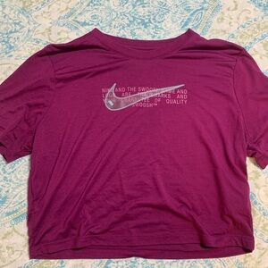 The NIKE tee crop.